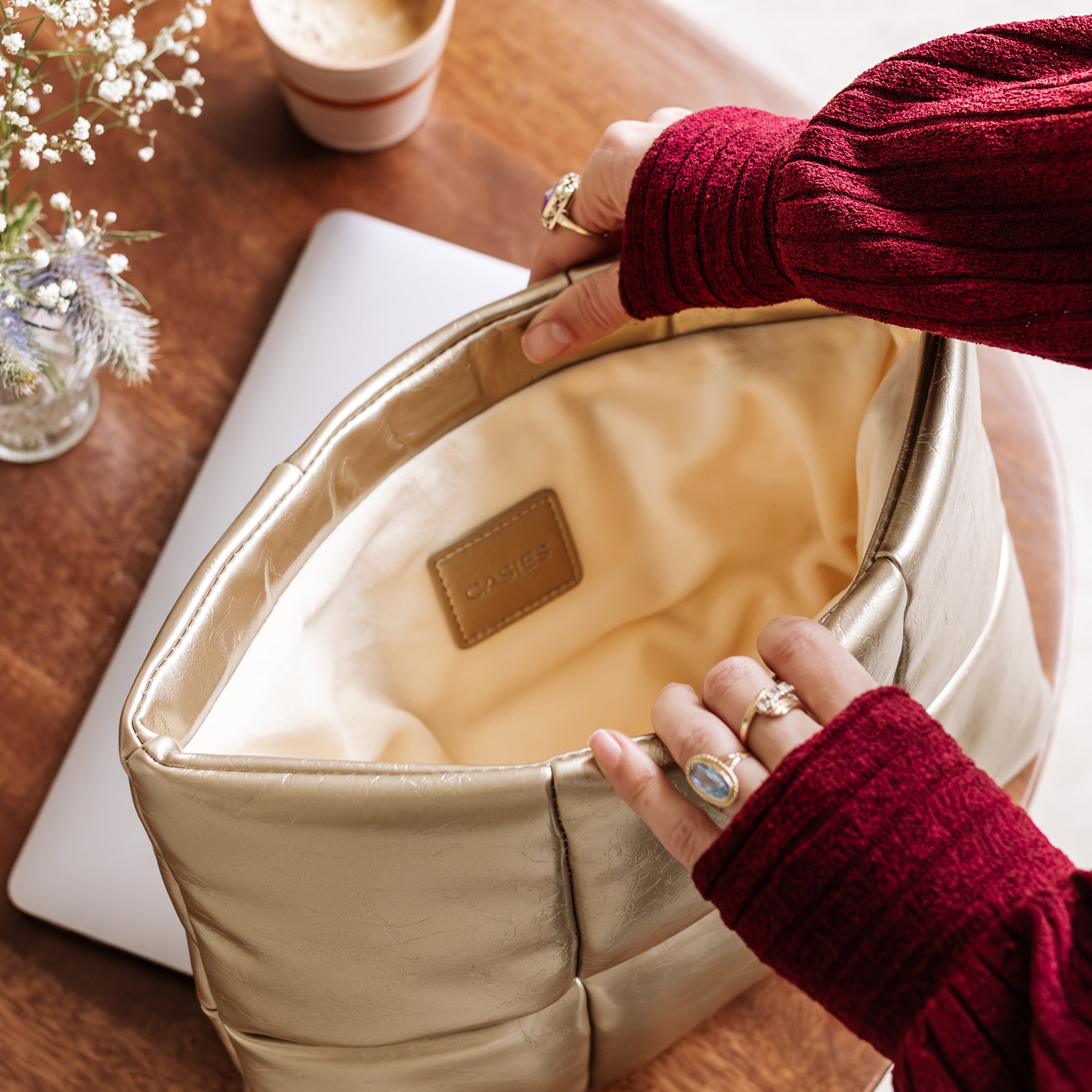 Puffy laptop sleeve 13 Inch - Metallic Gold